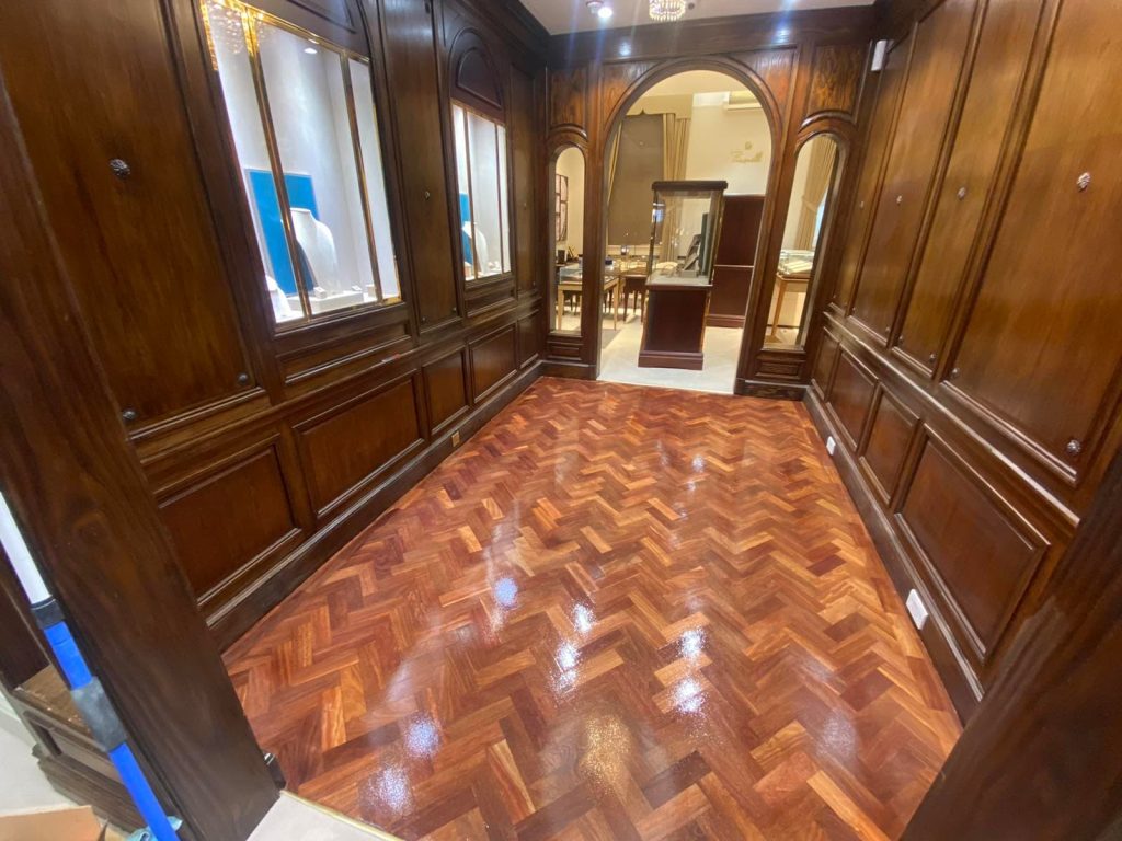 parquet sanding Pragnell store